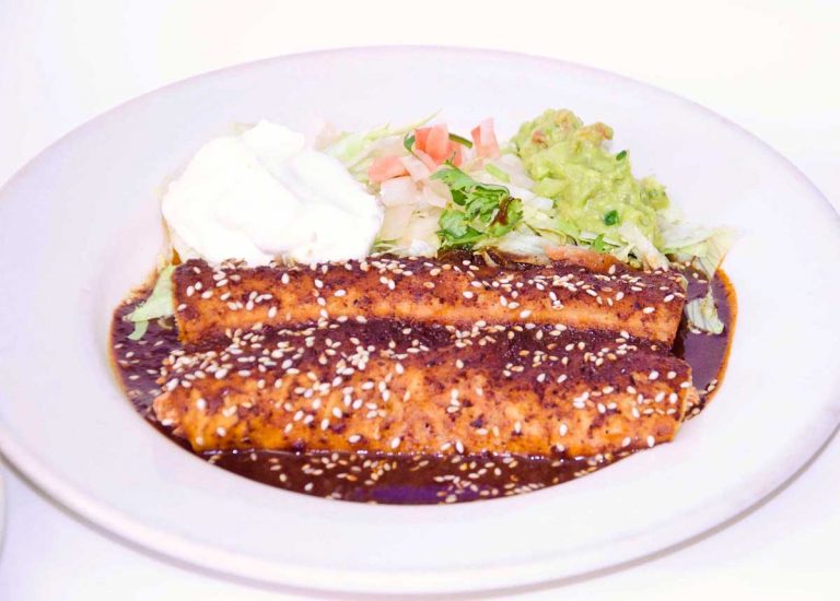 cinco demayo bayside best mexican restaurant enchiladas