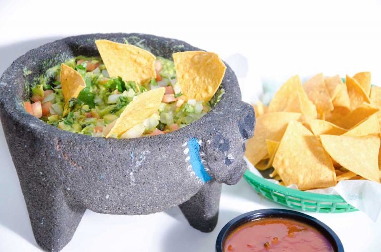 cinco demayo bayside best mexican restaurant guacamole